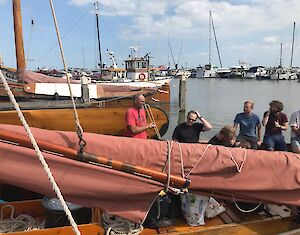 Zeilrace met Volendamse kwakken