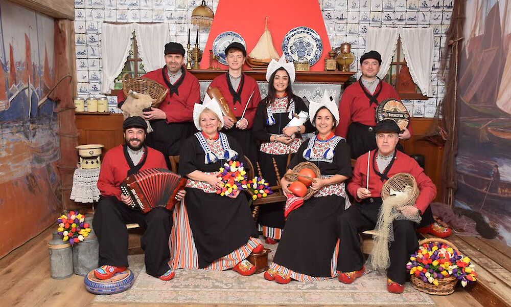 Aan de Volendamse haven Arrangement